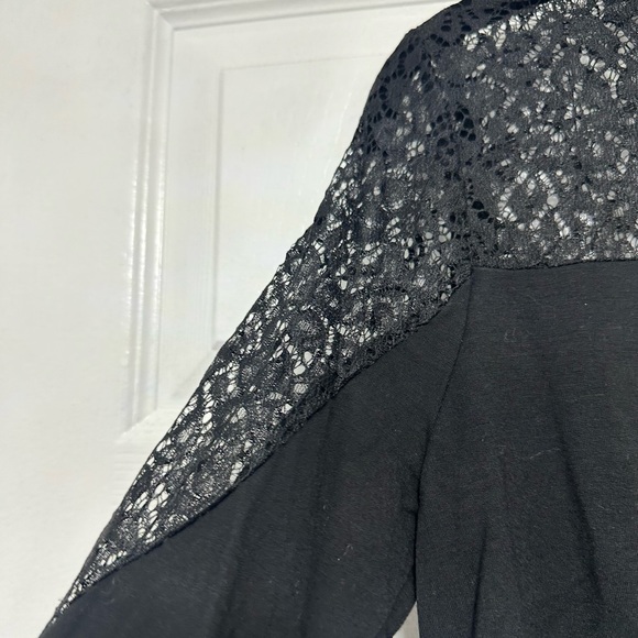 Design History Lace Top - Picture 5 of 11